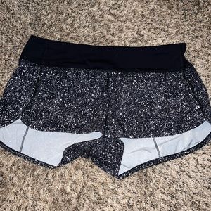 Lululemon size 6